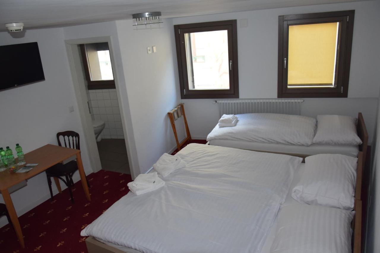 Hotel Sonne Einsiedeln Esterno foto