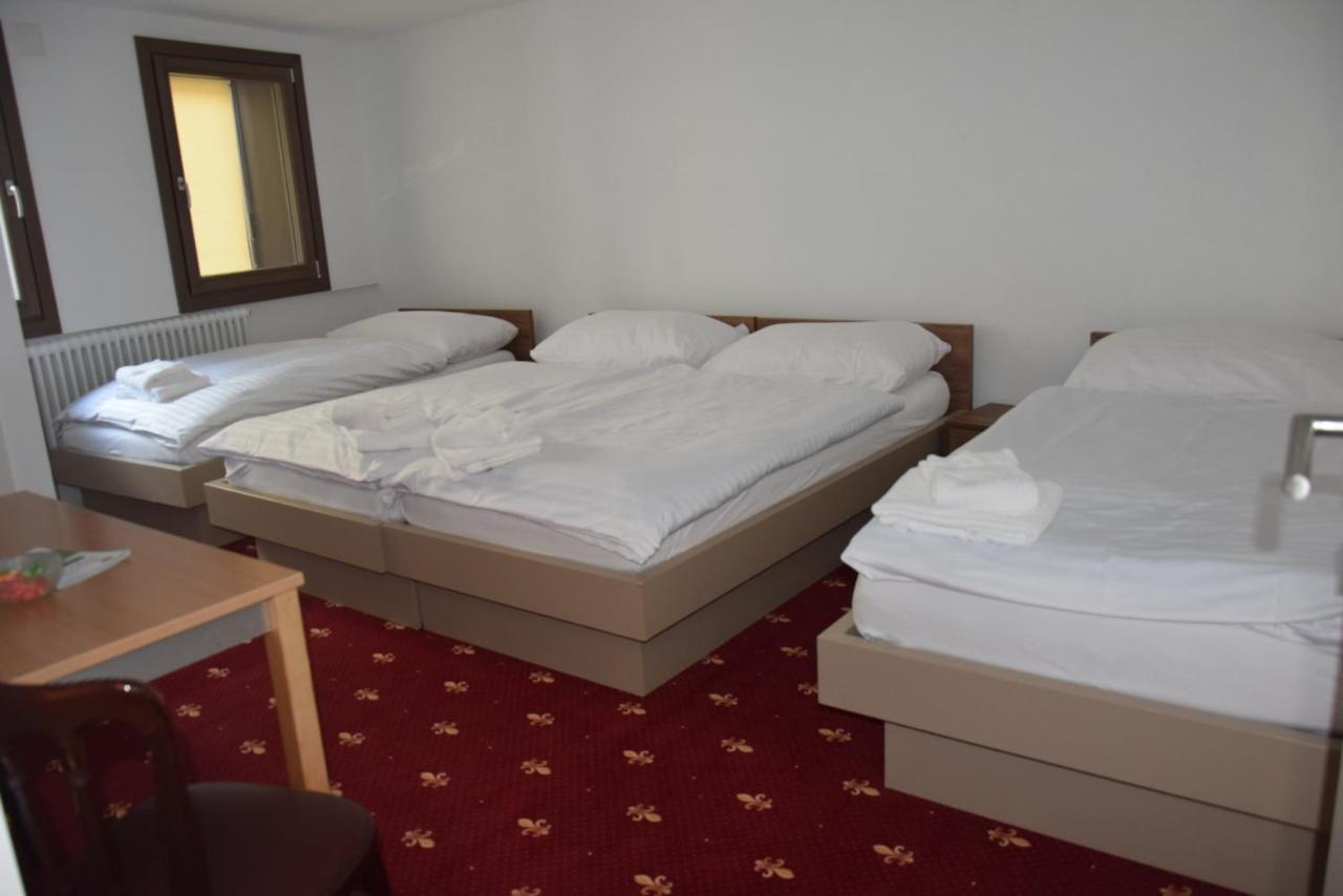 Hotel Sonne Einsiedeln Esterno foto